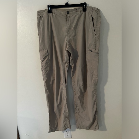 Columbia Omni-Shade Khaki Pants - Picture 3 of 10